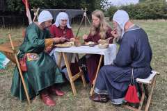 Aristocracy-dining-al-fresco-at-Chiltern-Open-Air-Museum